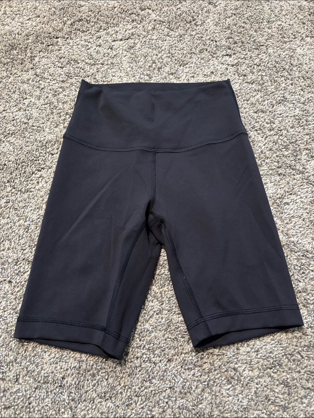 Lululemon Wunder Train High Rise Short 8" size 4